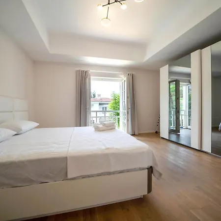 ヴィラ Portville Holiday Villas - Casa Di Mezzo *